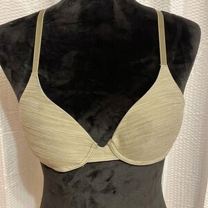 Victoria’s Secret uplift semi Demi size 32A